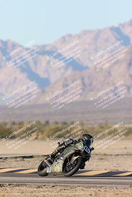 media/Dec-07-2025-CVMA (Sun) [[3e7d2de5dc]]/Race 16-Formula Middleweight/